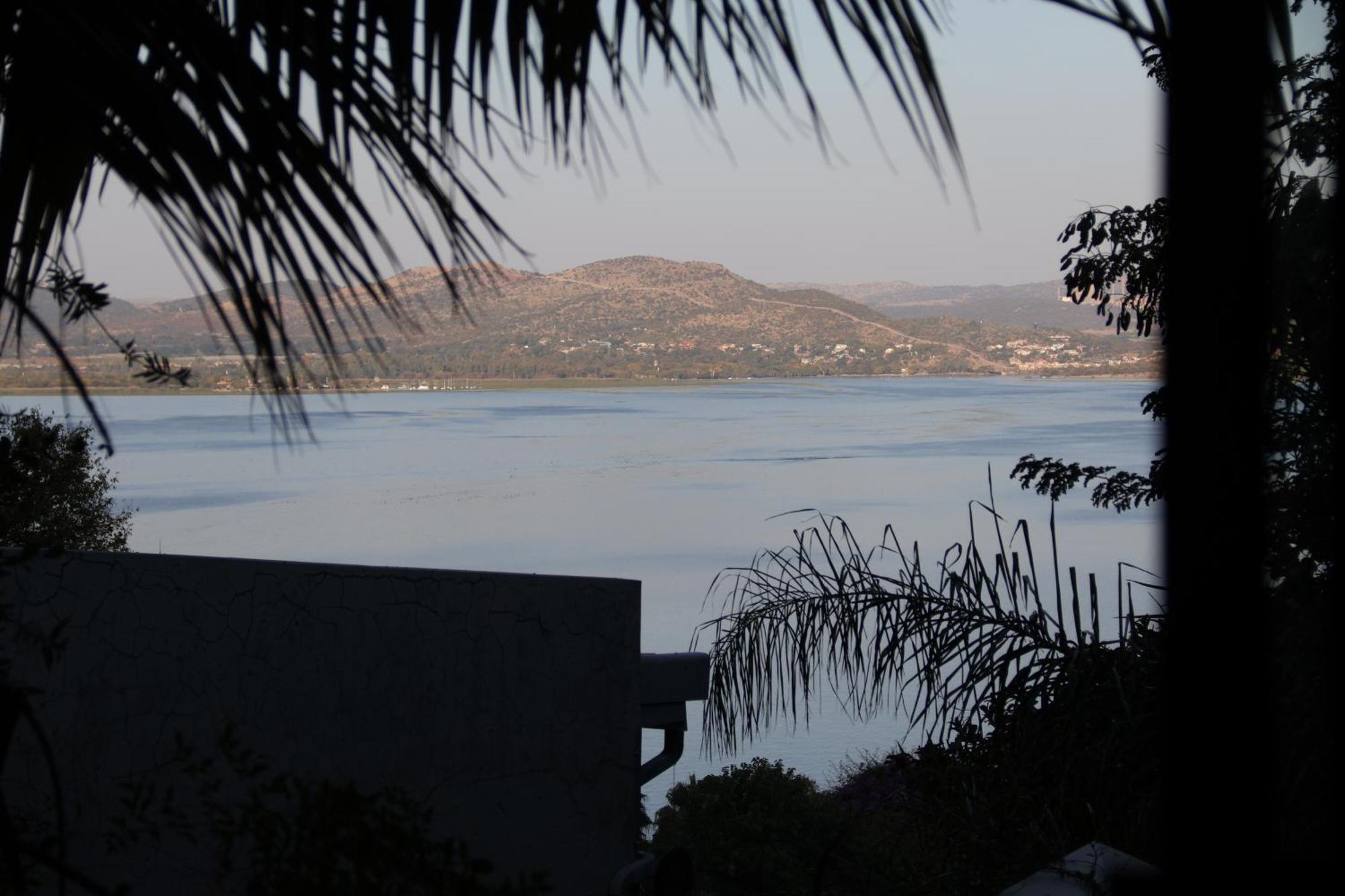 Kosmos Lodge Hartbeespoort Exterior photo